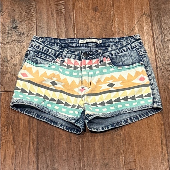 Medium IRIS JEANS Shorts Blue Asphalt Multicolor Tribal Jean Shorts - Picture 1 of 9